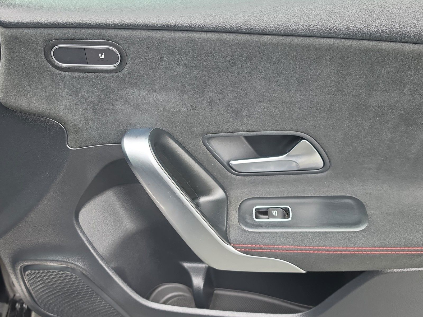 Fahrzeugabbildung Mercedes-Benz A 180 AMG*NIGHT*WIDESCREEN*MBUX*