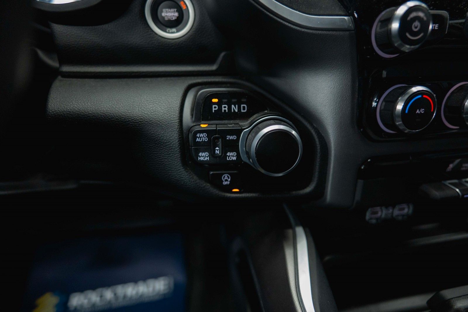 Fahrzeugabbildung Dodge RAM 5.7 V8 HEMI 4x4 LPG Offroad  Night-Paket