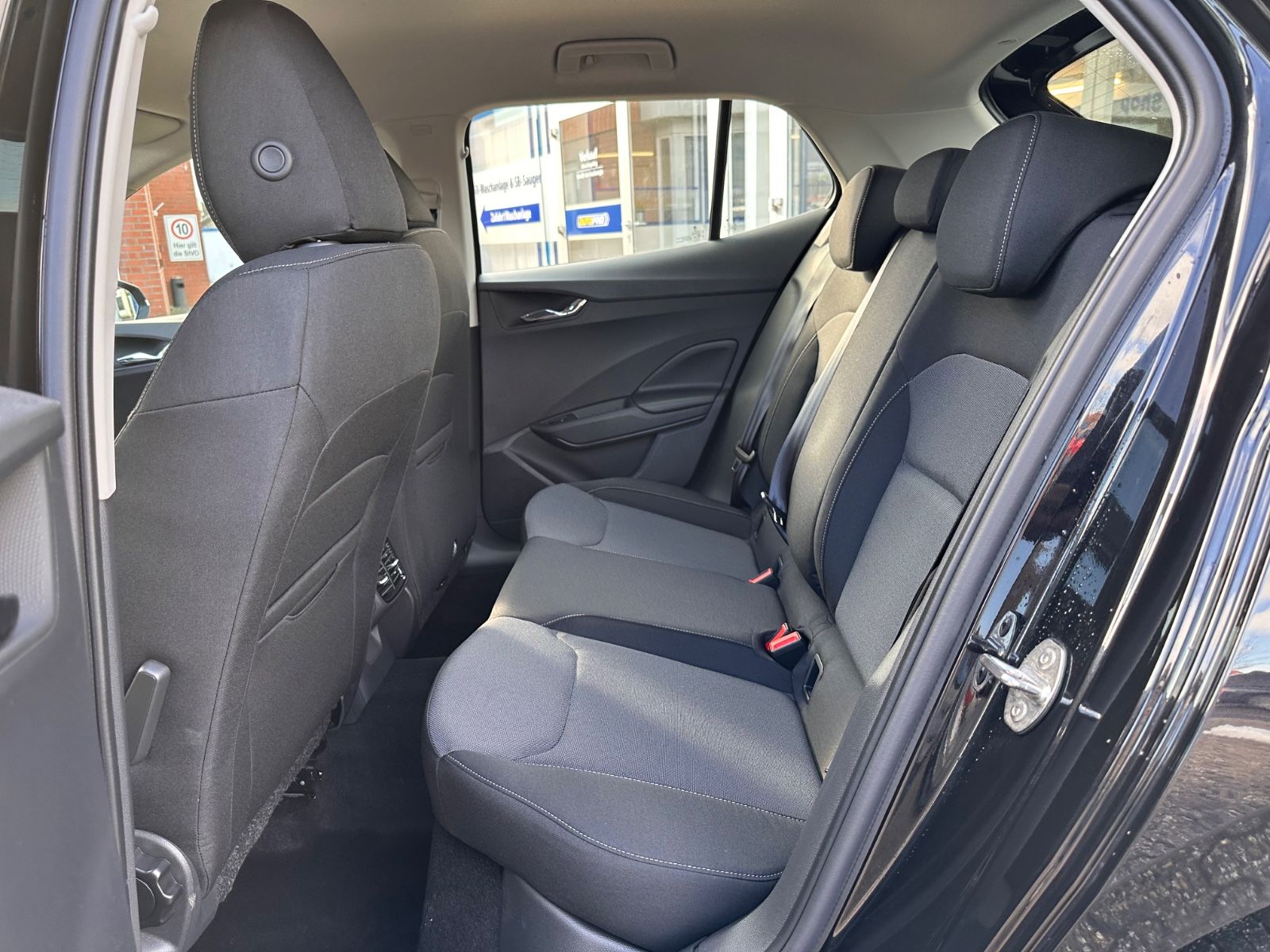 Fahrzeugabbildung SKODA Fabia Selection 1.0 TSI DSG LED/GRA/SHZG/APP