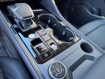 Volkswagen Touareg - 12