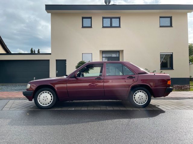 Mercedes-Benz EINER VON 2300! MB 190E AVANTGARDE ROSSO -...