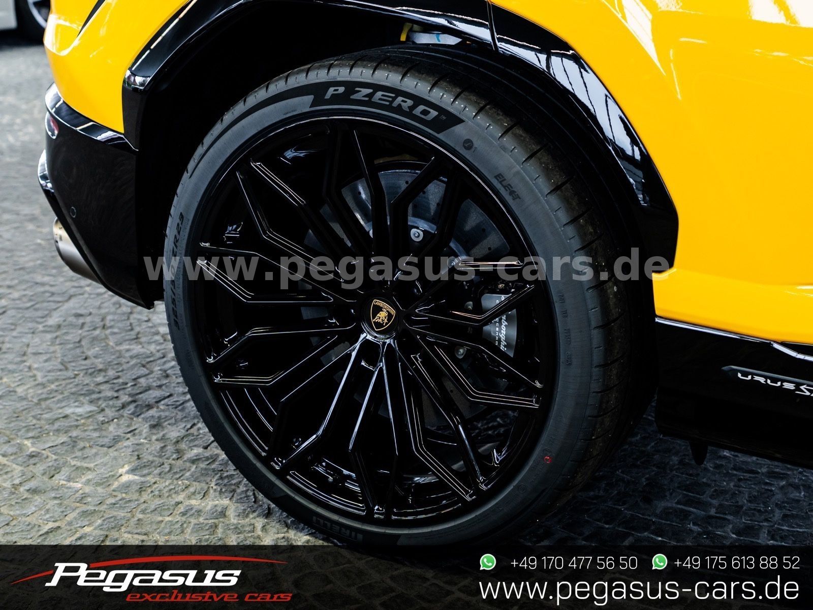 LAMBORGHINI Urus - 15