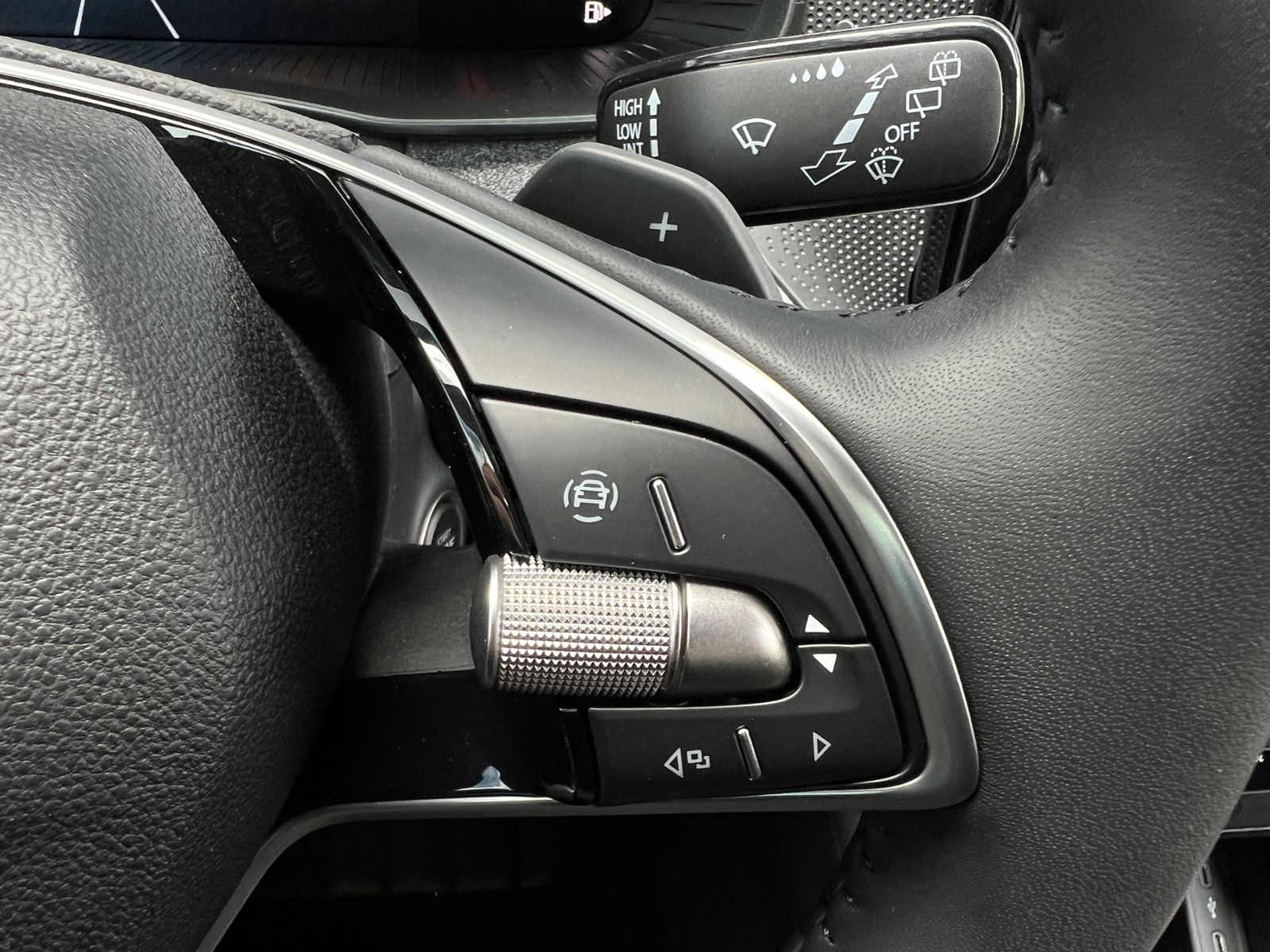 Fahrzeugabbildung SKODA Kamiq Selection 1.0 TSI DSG *AHK,LED,SmartLink,1