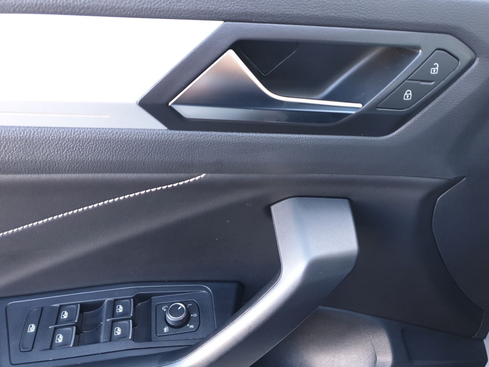 Volkswagen T-Roc - Bild 9