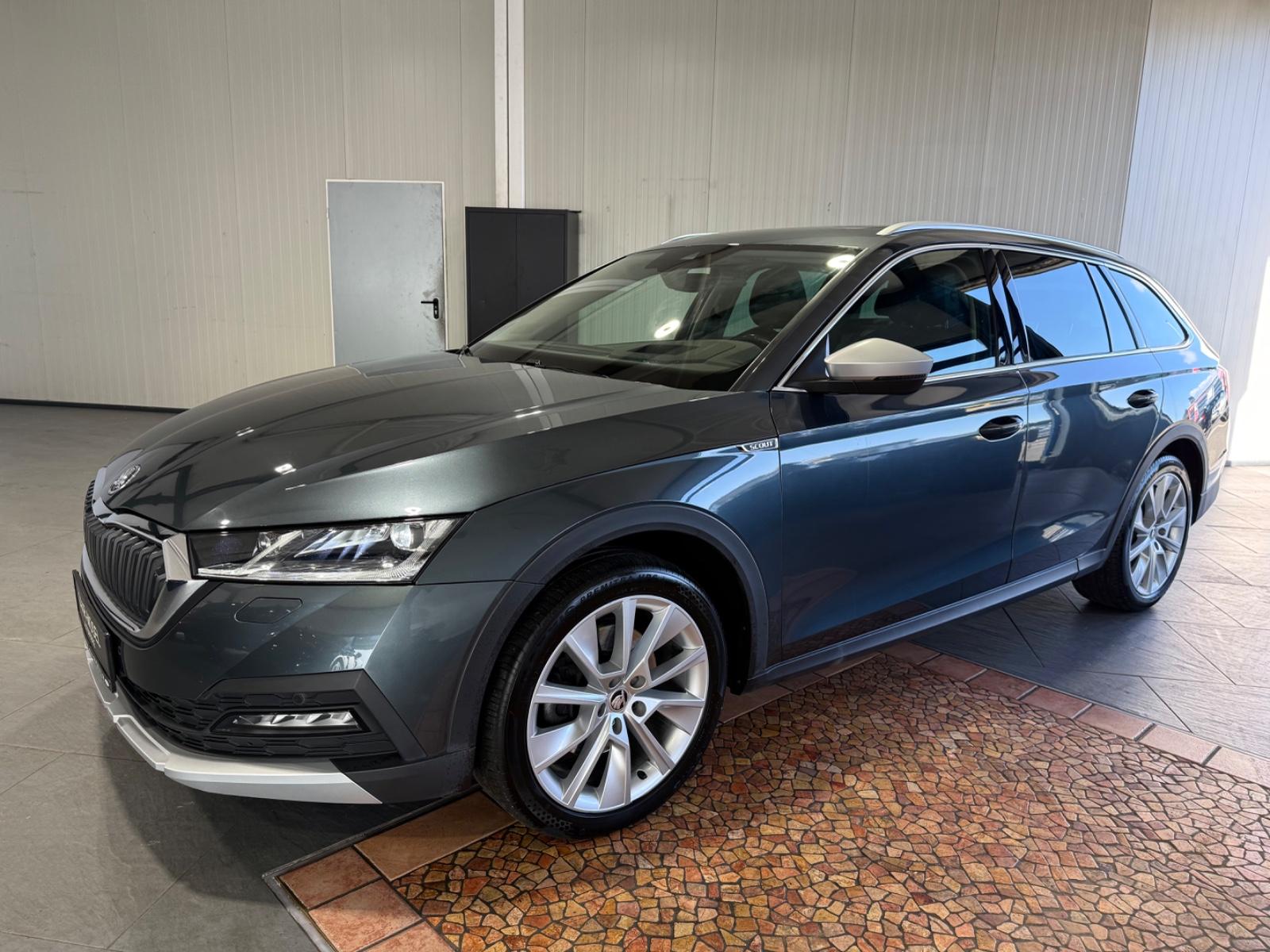 Skoda Octavia Combi Scout 4x4 *1.HAND*AHK*MASSAGE*