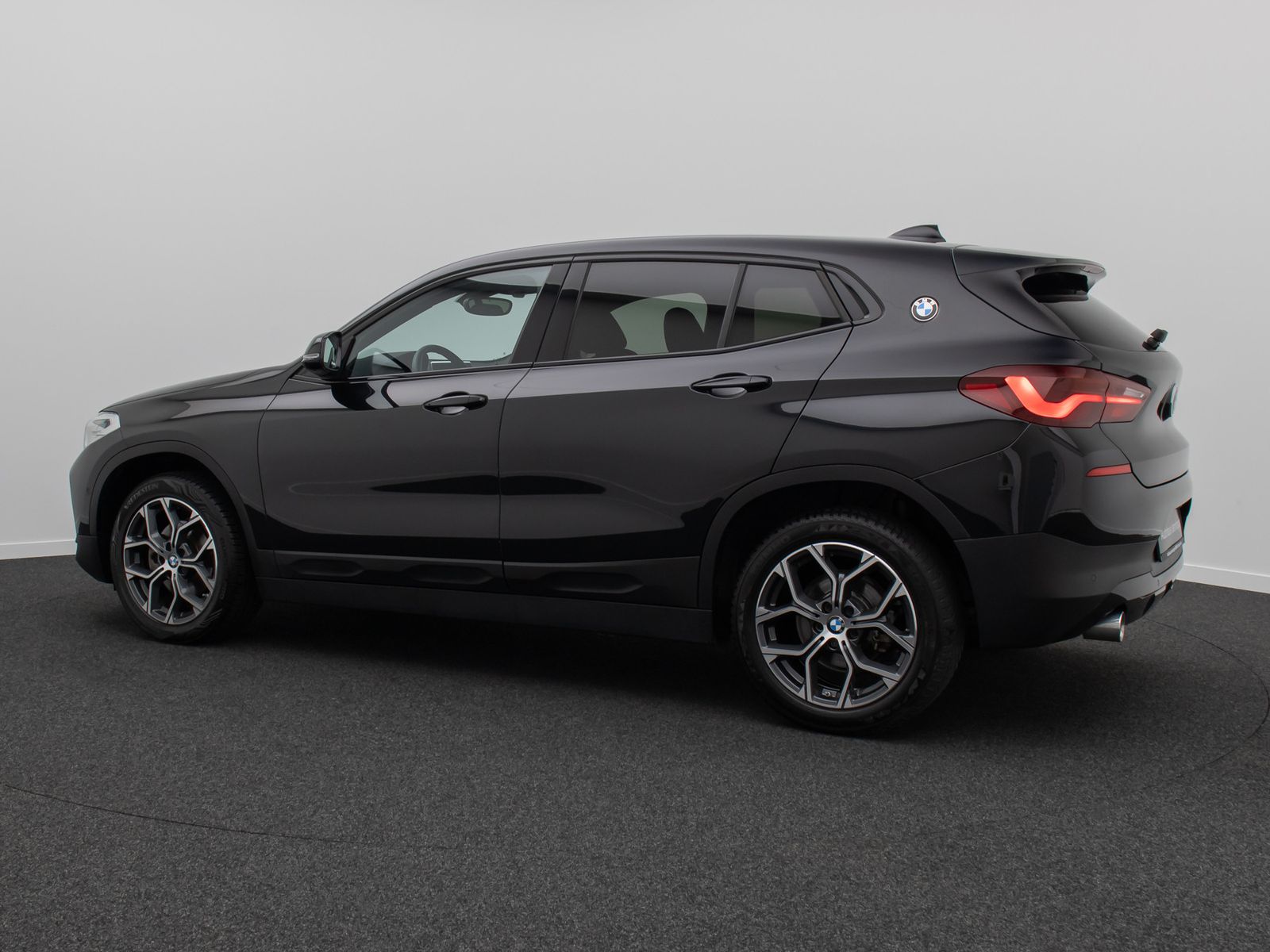 Fahrzeugabbildung BMW X2 sD18d DAB Kamera DAB Sportsitz ParkAss 18Zoll