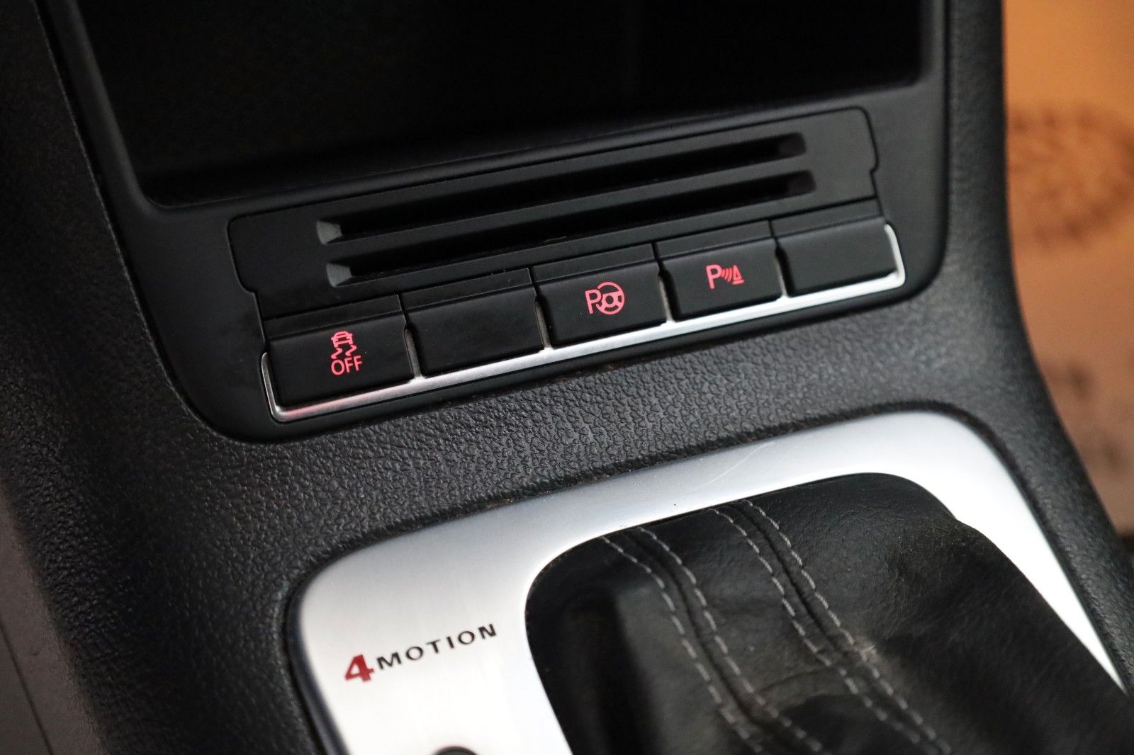 Fahrzeugabbildung Volkswagen Tiguan Life 4M Navi,SH,PDC,Park Assist,SR+WR