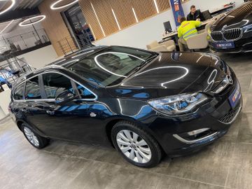 Opel Astra J Sports Tourer Innovation *Bi-XENON*NAVI*