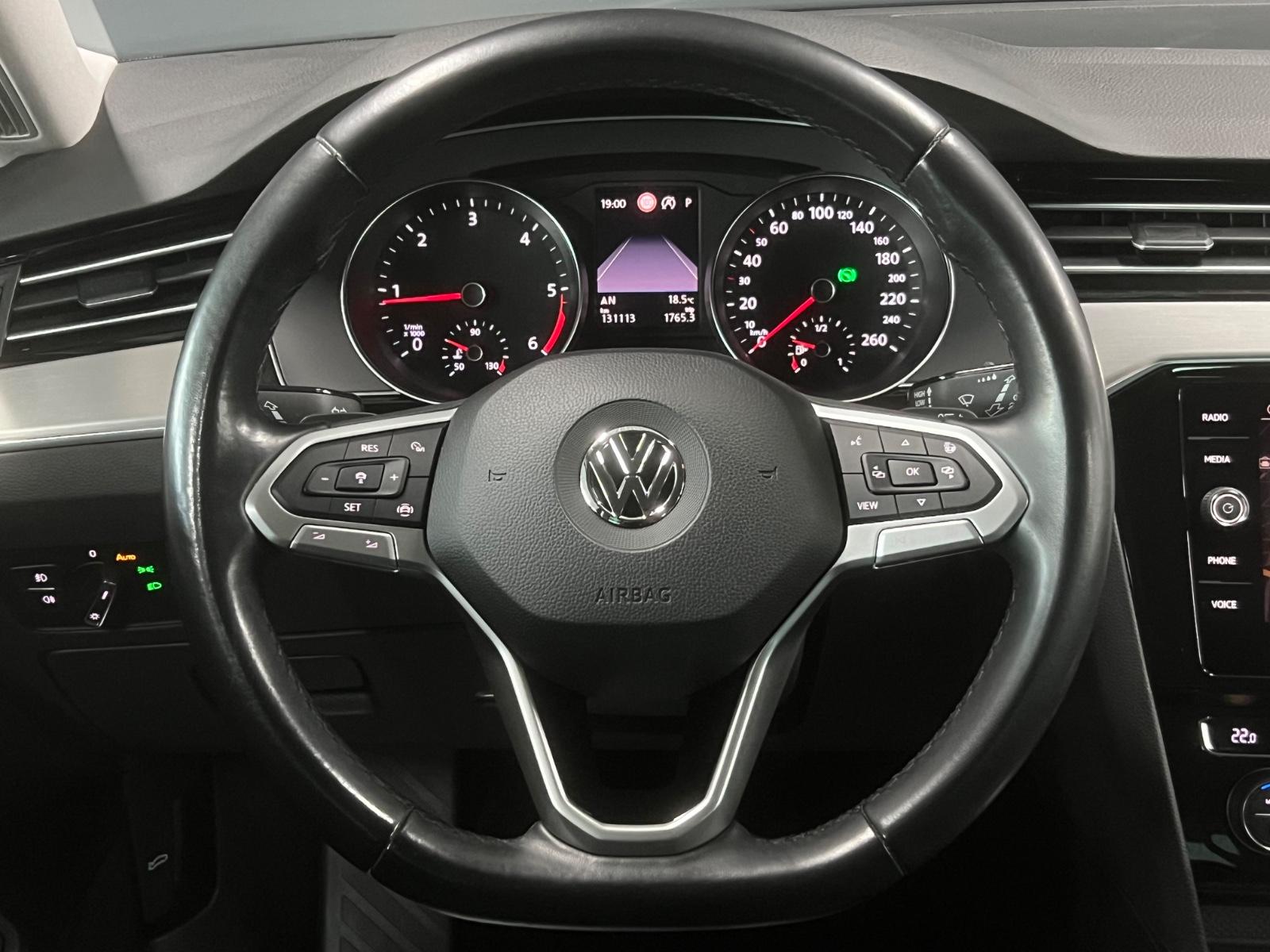 Volkswagen Passat 2.0 TDI Matrix-LED ACC AHK Kamera Navi
