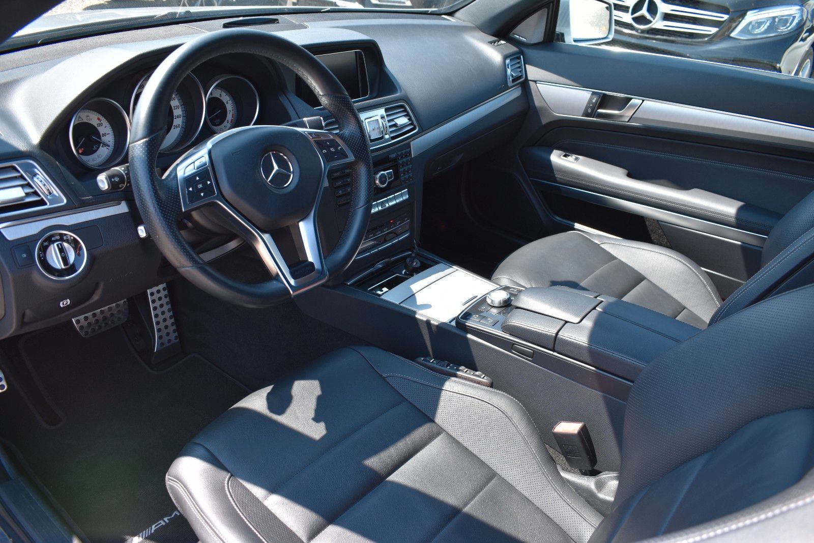 Fahrzeugabbildung Mercedes-Benz E 350 Cabrio /AMG Line /Harman Kardon/LED/Kamera