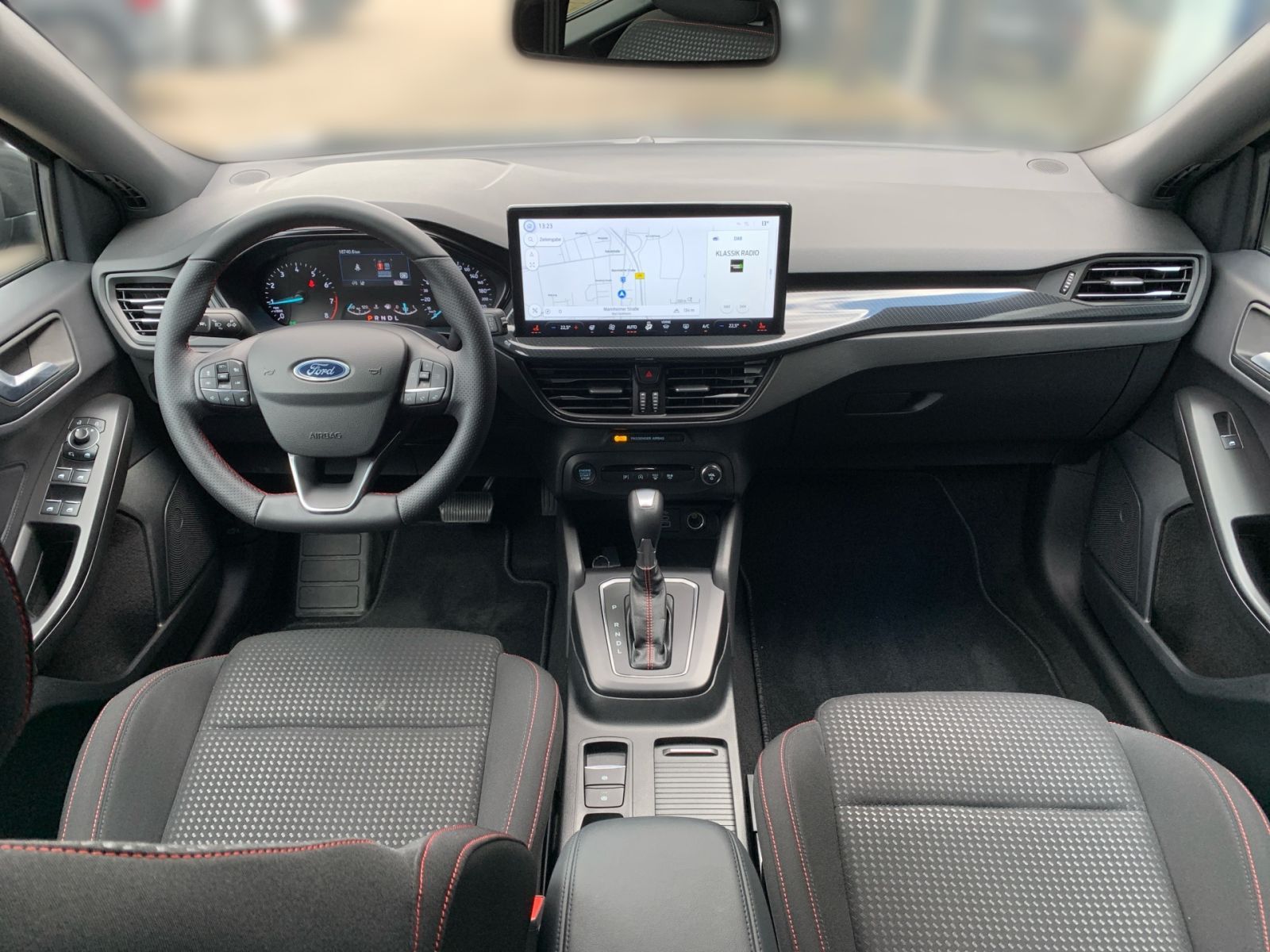 Fahrzeugabbildung Ford Focus 1.0 AT EcoBoost Mild-Hybrid ST-Line S/S Na