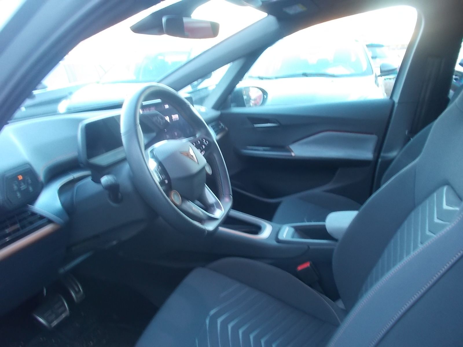 Fahrzeugabbildung CUPRA Born 77 kWh (231 PS) + Allwetter + SHZ