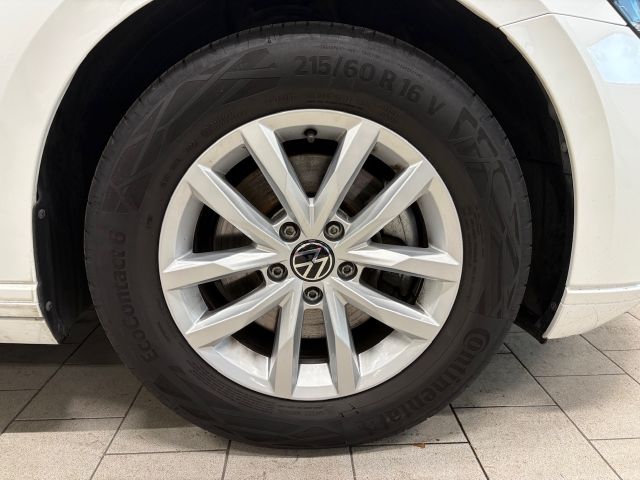 Passat Variant Business 1.5 TSI NAVI RFK LED ACC