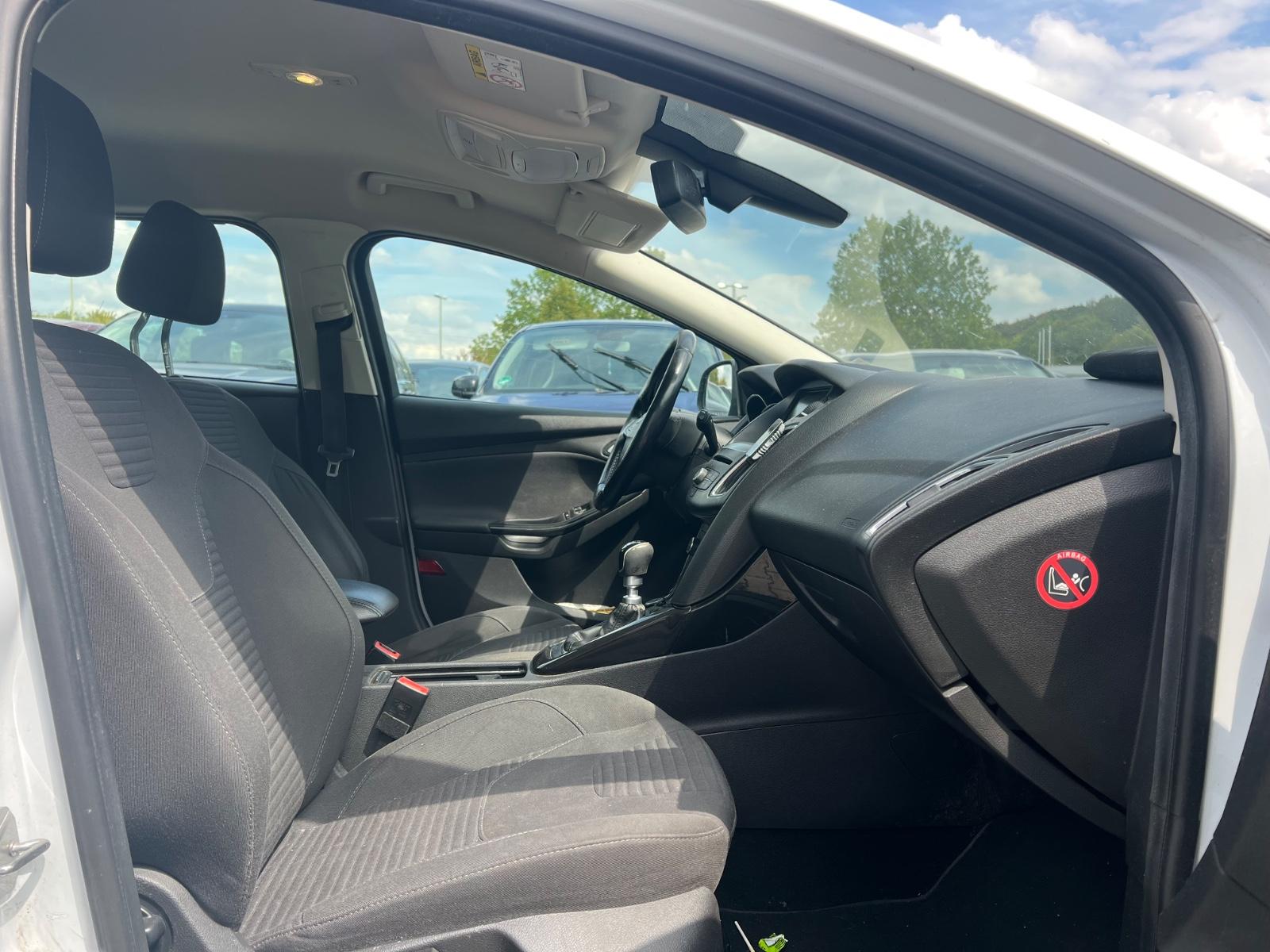 Ford Focus 2015 — photo 10