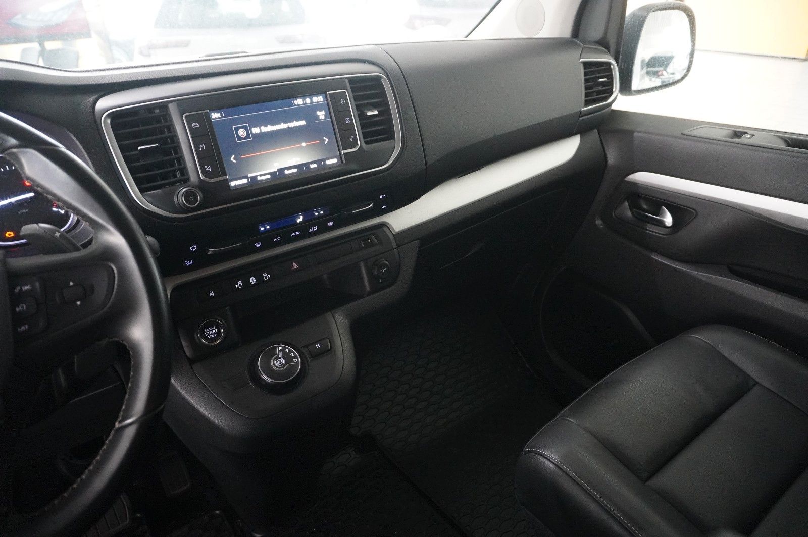 Fahrzeugabbildung Opel Zafira Life Tourer 2.0D "M" NAVI/LED/KAMERA/SHZ