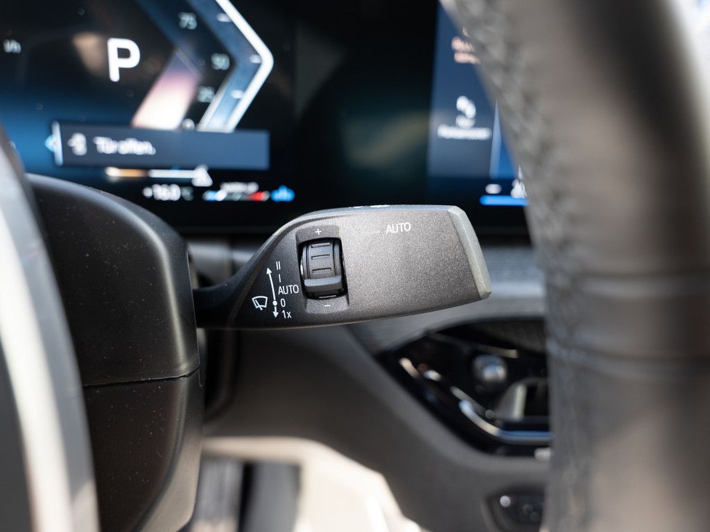 BMW 318i M-Sport FACEL. LED NAVI KAMERA SHZ PDC foto 23