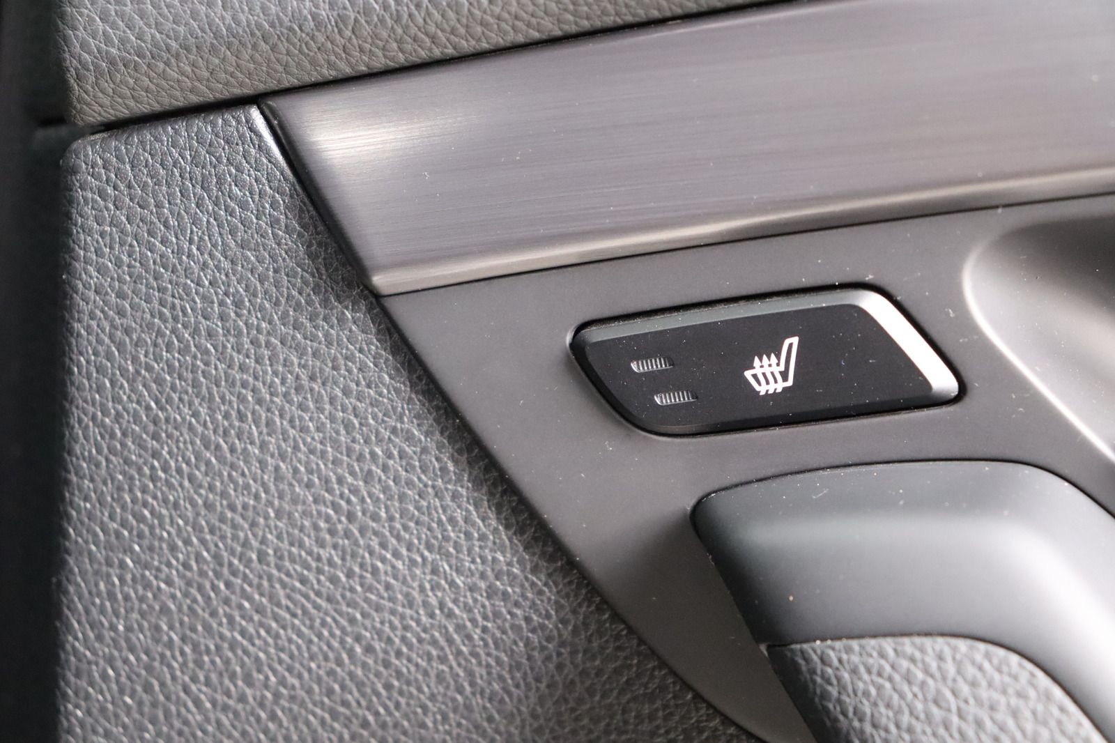 Fahrzeugabbildung Hyundai i40 CW 1.6 CRDi Space Plus * Sitzhzg./-lüftung