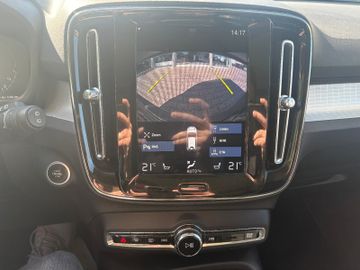 Volvo XC 40 Momentum Pro Plug-In Hybrid 2WD