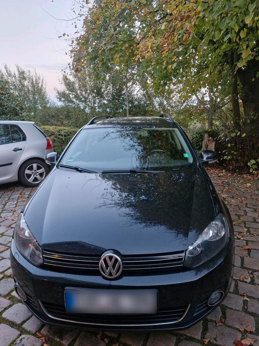 Volkswagen Golf 2011 — вигляд ззаду