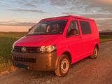 Volkswagen T5 Transporter mit Reimo-Hubdach und Schlafbank