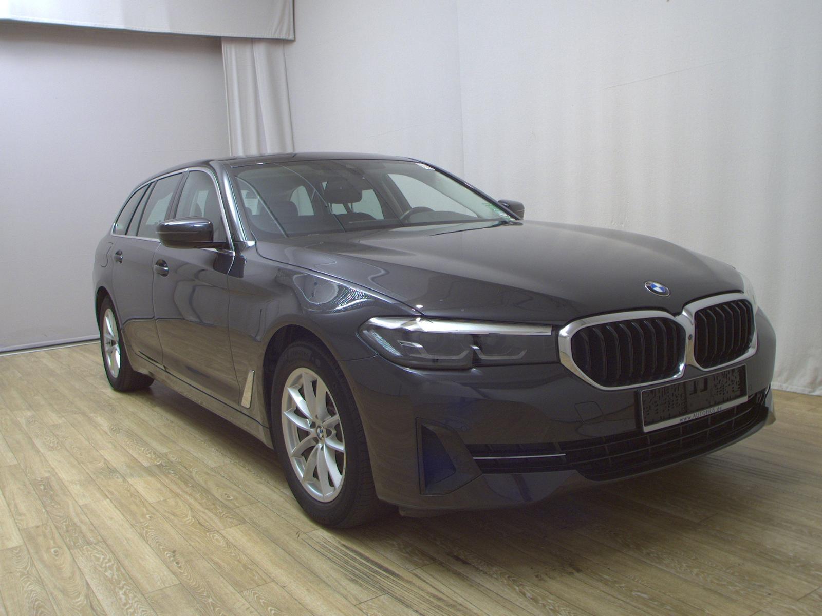 BMW 520dA Touring Leder Navi LED LC+ Pano 360°