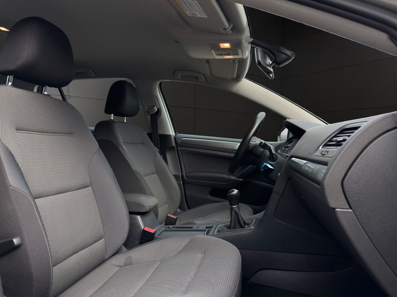 Fahrzeugabbildung Volkswagen Golf VII Lim. Sitzheizung / Bluetooth / Navi
