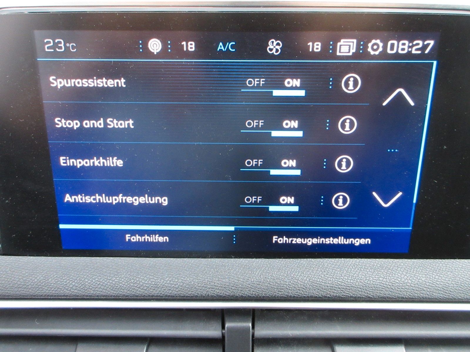 Fahrzeugabbildung Peugeot 5008 Allure 1.5D LED/NAVI/SHZ/AHK/VIRTUAL