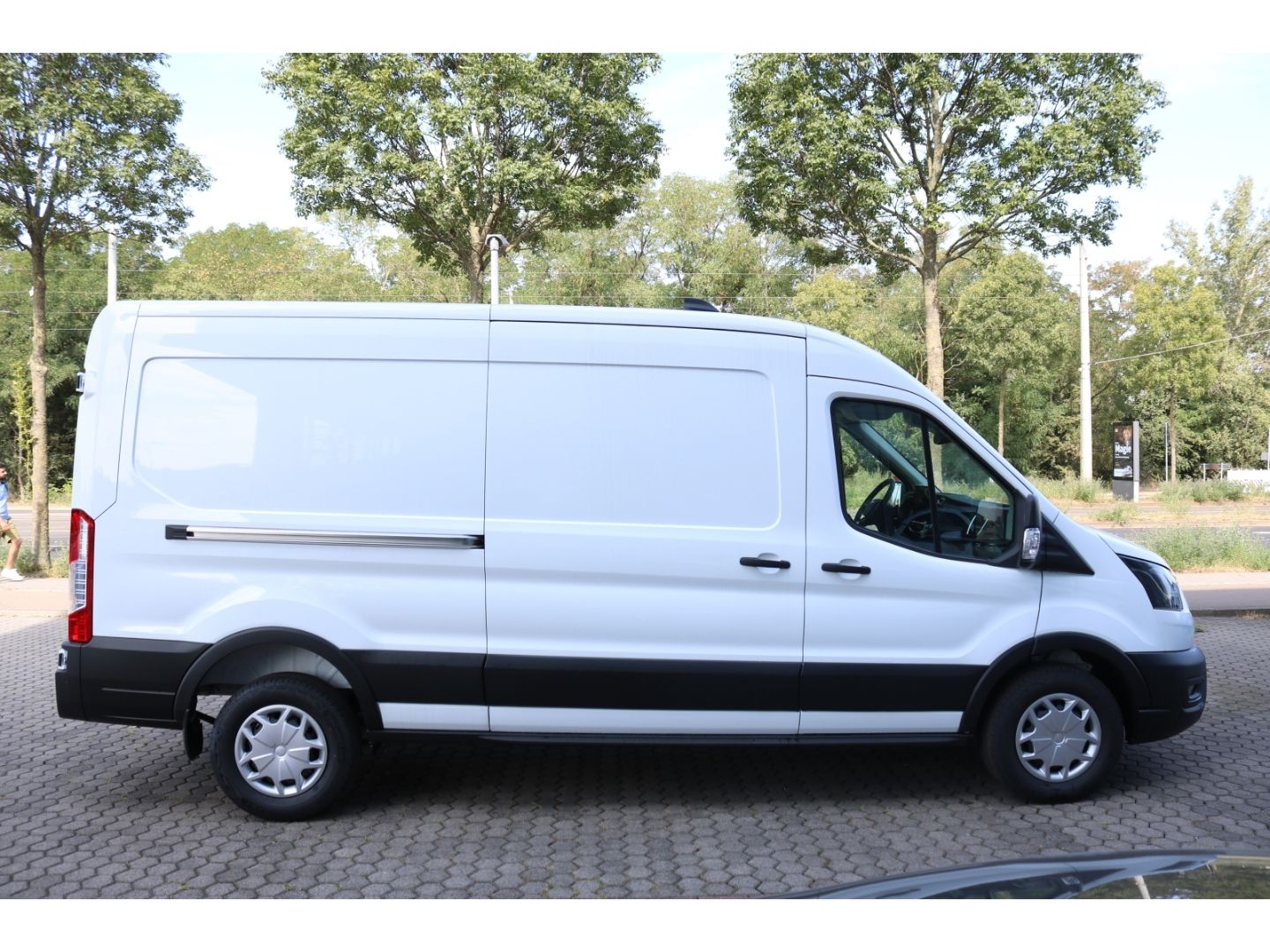 Fahrzeugabbildung Ford Transit Kasten 350 L3 Trend 2.0 TDCi DPF EU6d