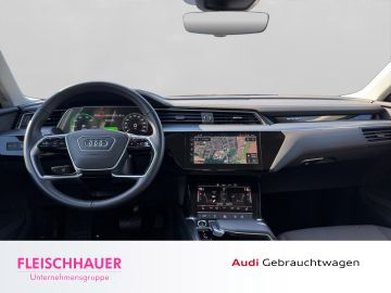 Audi Q8 e-tron - 11