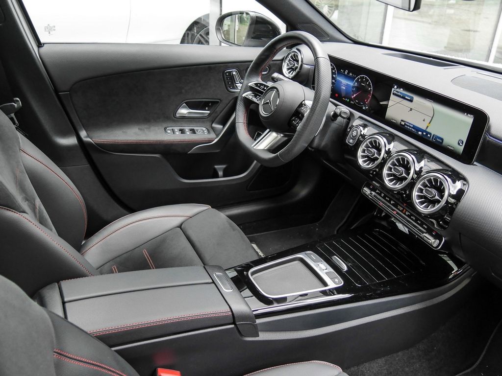 Mercedes-Benz A 250 4M Limo |AMG|NIGHT|DISTR|KEYL|NAVI|MBeam
