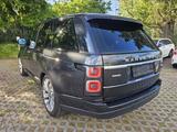 Land Rover Range Rover 4.4 Liter SDV8 Autobiography  - Land Rover Range Rover Gebrauchtwagen in Berlin