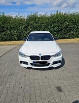 BMW 320i - F30 - BMW 320: F30