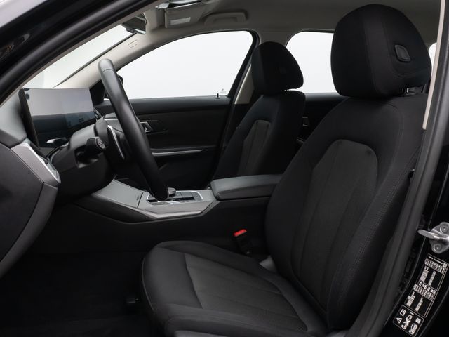 BMW 330, 2022 — 31