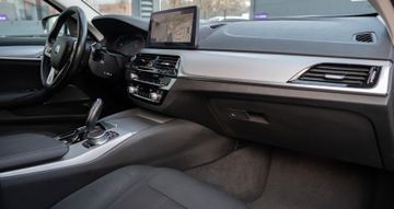 Fahrzeugabbildung BMW 520d Touring 1.HAND|H/K|LED|AHK|ACC|SHZ|LHZ|KAM.