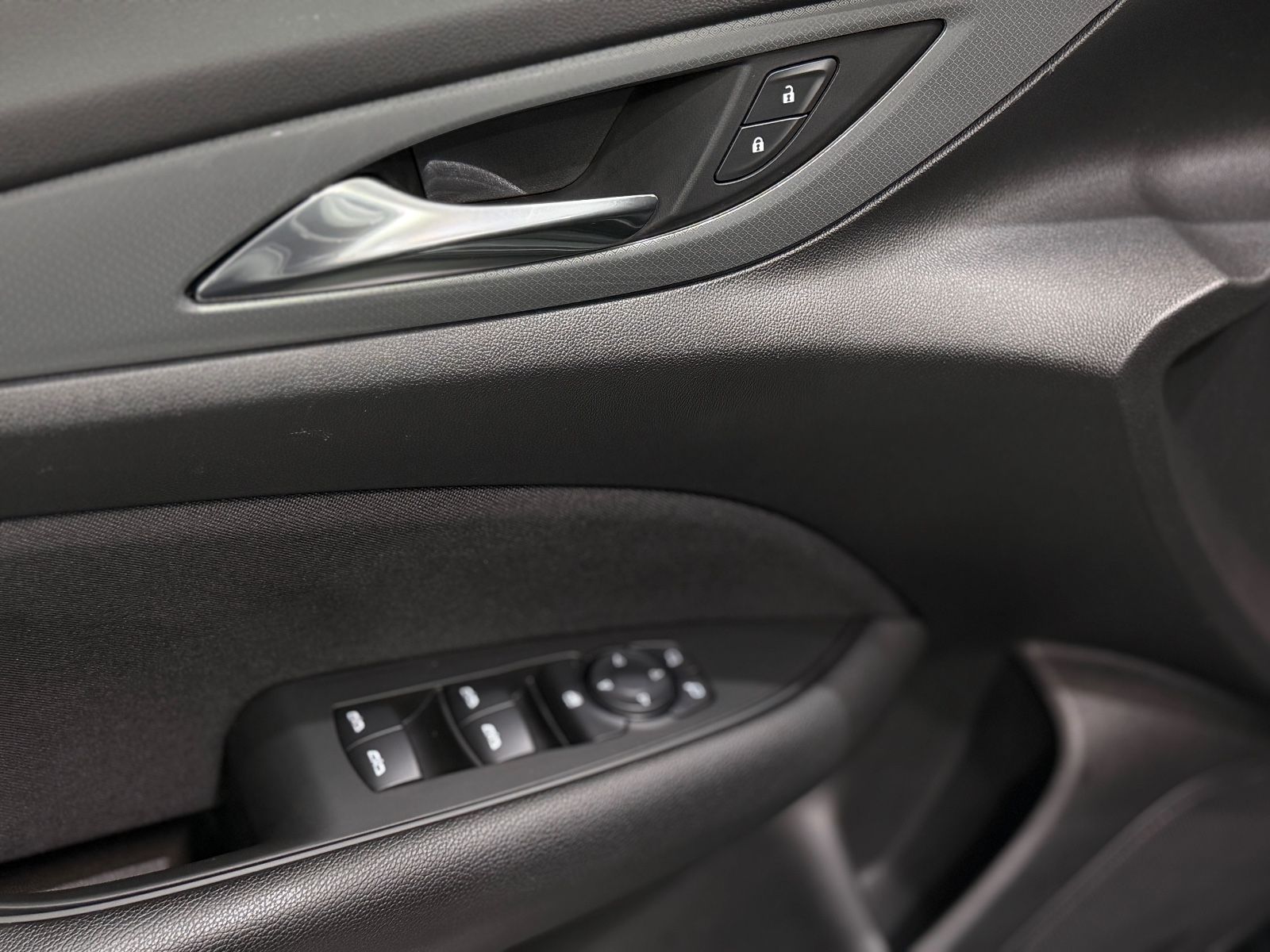 Fahrzeugabbildung Opel Insignia B Sports Tourer Edition|AUTOMATIK|NAVI