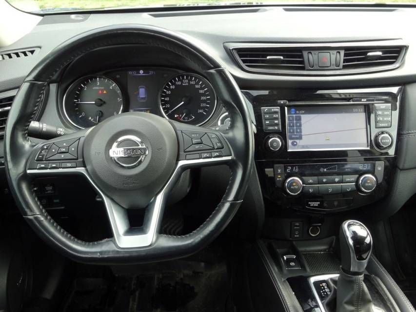 Fahrzeugabbildung Nissan X-Trail 2,0 dCi  Automatik  Tekna 4*4 AHK