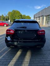 Mercedes-Benz GLA 200 AMG Line AMG Line - Mercedes-Benz GLA-Klasse von privat
