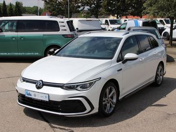 Volkswagen Golf VIII Variant 1.5 TSI R-line LED NAVI