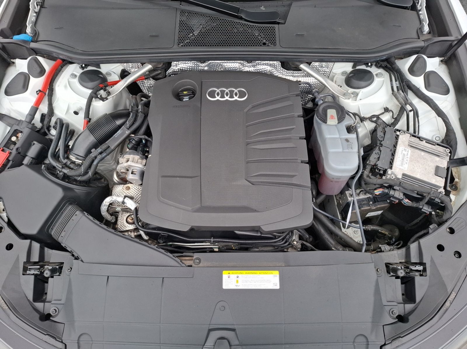 Fahrzeugabbildung Audi A6 Avant 40 TDI sport S-tronic LED NAVI AVC GRA