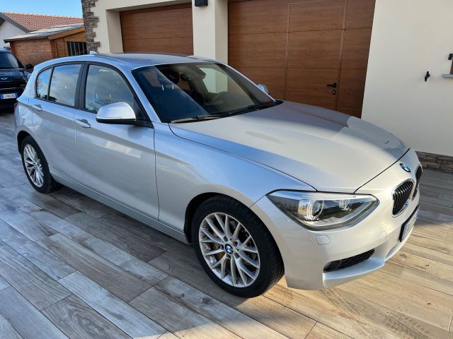 BMW Bmw 118 118d 5p. Sport Auto CATENA CAMBIATA