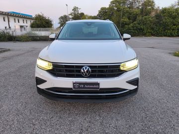 Volkswagen Tiguan - 2
