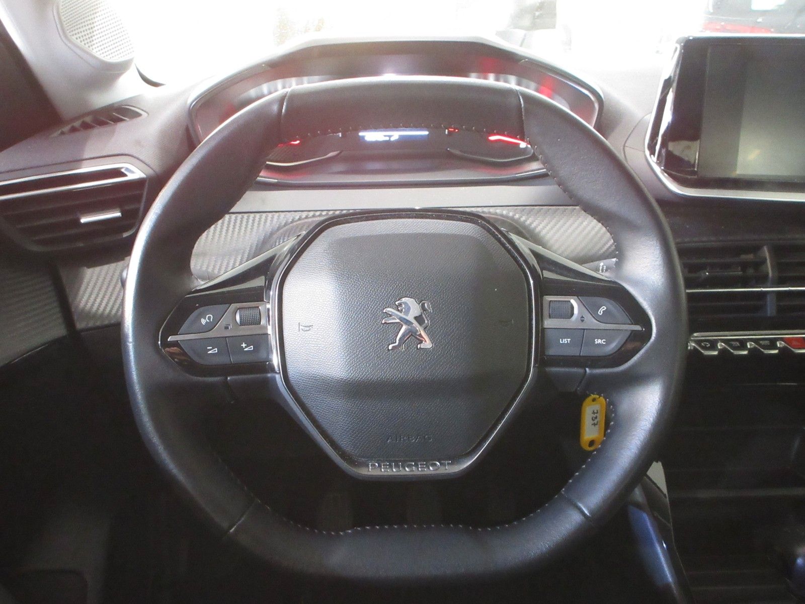 Fahrzeugabbildung Peugeot 208 Active 1.2T  LED/PDC/TEMPOMAT