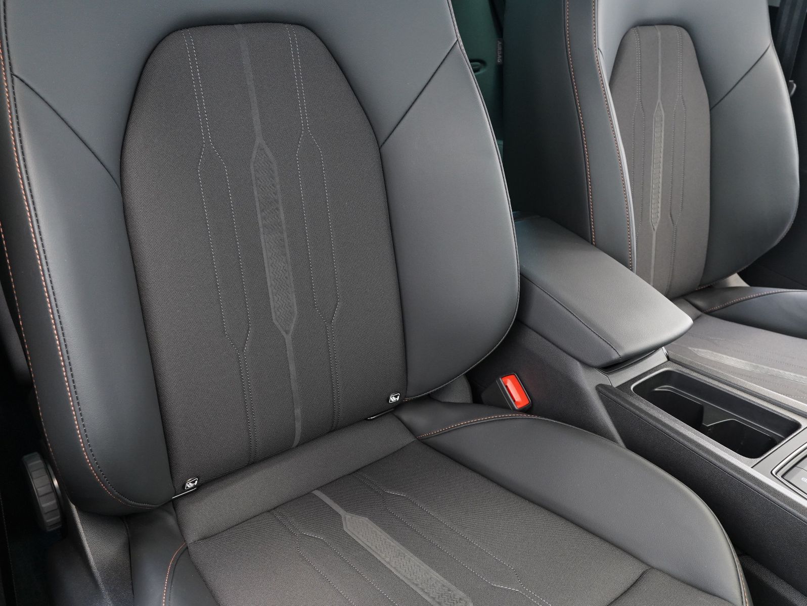 Fahrzeugabbildung CUPRA Leon Sportstourer 2.0 TSI DSG