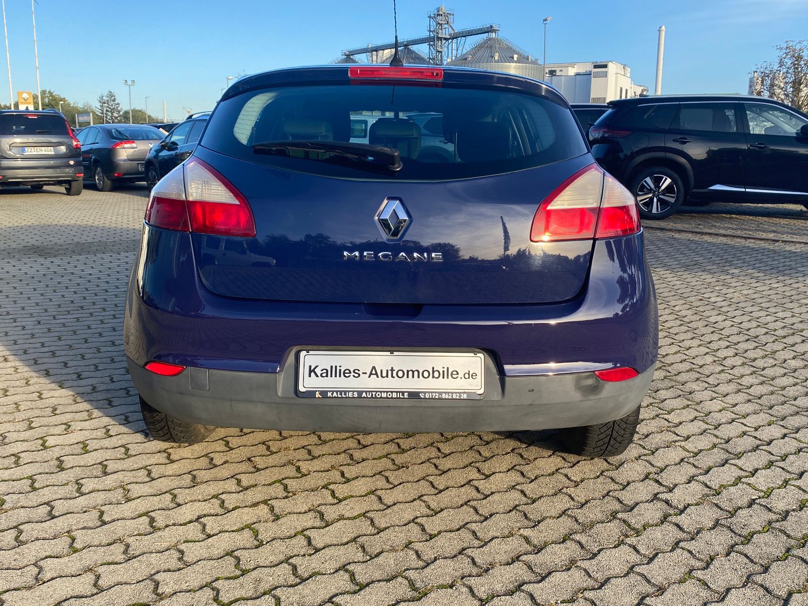 Fahrzeugabbildung Renault Megane 1.6 Fließheck+wenig km!+1.HAND+TÜV-NEU