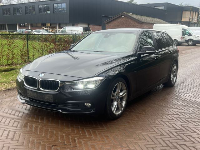 BMW 320d Touring 1. HAND°SERVICE NEU°NAVI°AHK°SHZG°