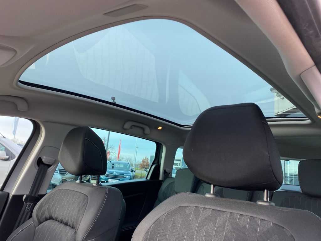 Fahrzeugabbildung Renault Grand Scenic Benzin 140 GPF LIMITED *SHZ*Keyless