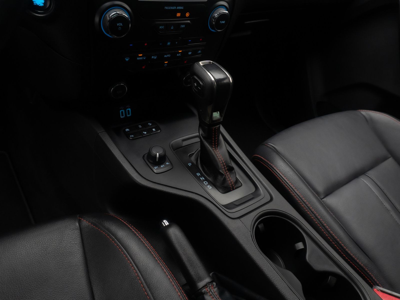 Fahrzeugabbildung Ford Ranger Wildtrak Doppelkabine 4x4 Thunder