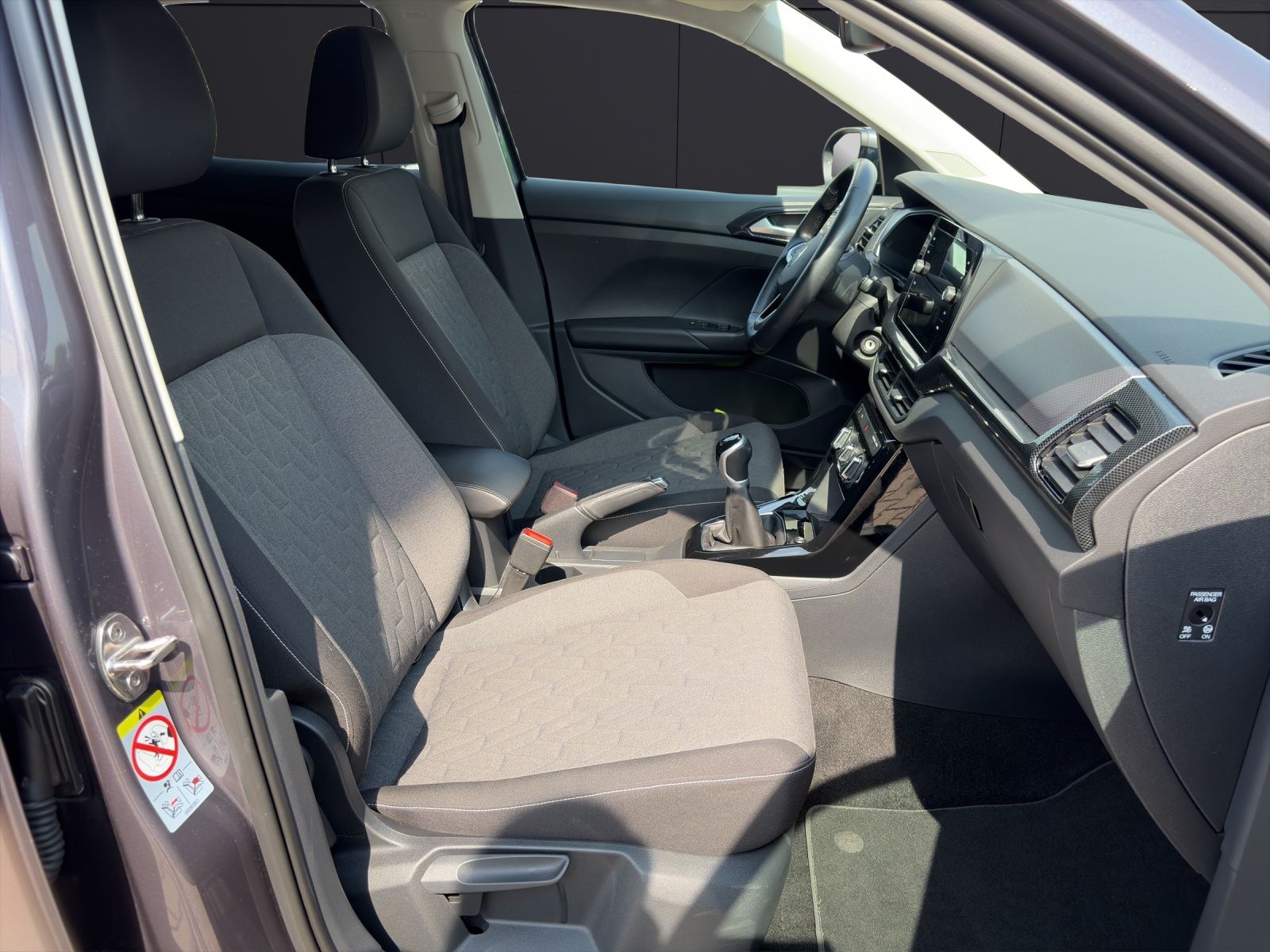 Fahrzeugabbildung Volkswagen T-Cross TSI Life LED AHK AppCon ACC Lane-Assist