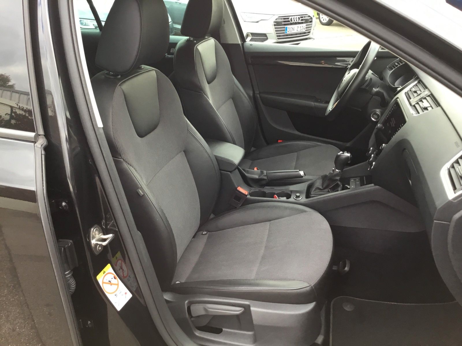 Fahrzeugabbildung SKODA Octavia 2.0 TSI DSG 4x4 Style Combi+AHK+Kamera