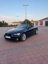 BMW e93 330i - BMW 330 aus 2007: 330i